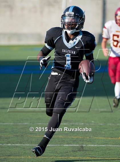 Thumbnail 2 in La Canada vs. Salesian photogallery.