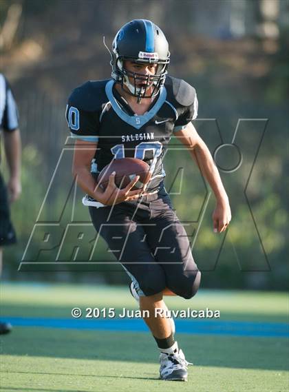 Thumbnail 2 in La Canada vs. Salesian photogallery.