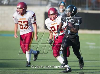 Thumbnail 1 in La Canada vs. Salesian photogallery.