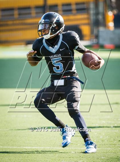 Thumbnail 2 in La Canada vs. Salesian photogallery.