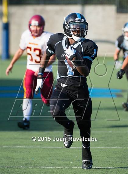 Thumbnail 1 in La Canada vs. Salesian photogallery.