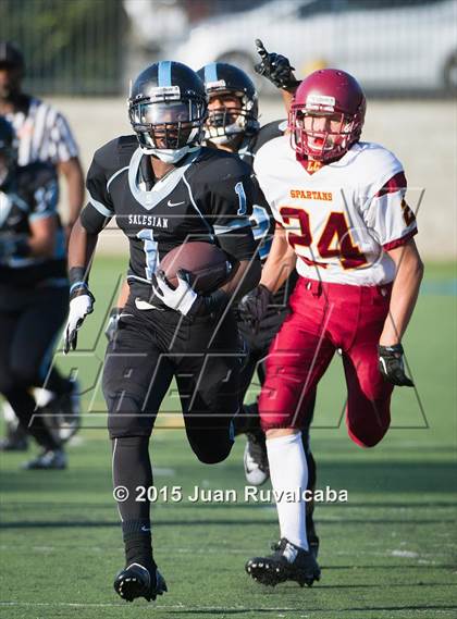 Thumbnail 2 in La Canada vs. Salesian photogallery.