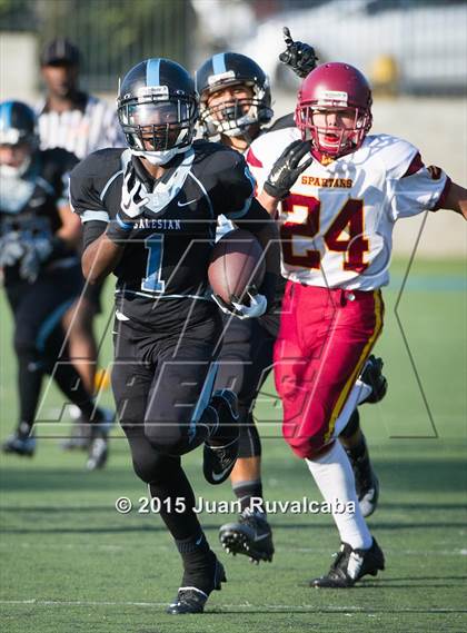 Thumbnail 3 in La Canada vs. Salesian photogallery.