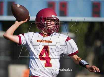Thumbnail 3 in La Canada vs. Salesian photogallery.