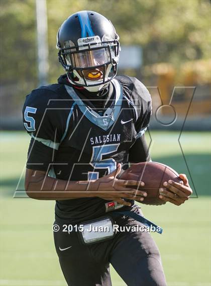 Thumbnail 3 in La Canada vs. Salesian photogallery.