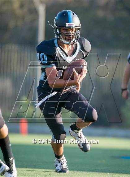 Thumbnail 3 in La Canada vs. Salesian photogallery.