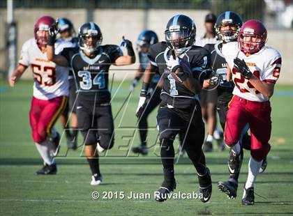 Thumbnail 1 in La Canada vs. Salesian photogallery.