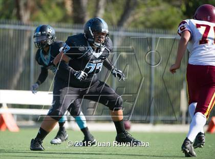 Thumbnail 2 in La Canada vs. Salesian photogallery.