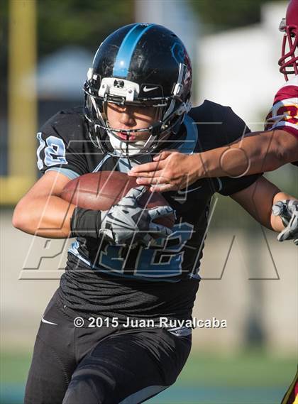 Thumbnail 3 in La Canada vs. Salesian photogallery.