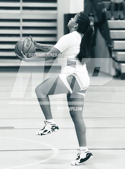 Thumbnail 2 in Great Oak vs. Dobson (Nike Tournament of Champions) photogallery.