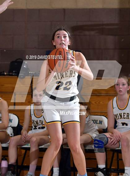 Thumbnail 2 in Gridley vs. Nevada Union (Chavez Christmas Classic) photogallery.