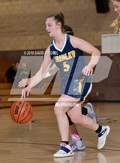 Thumbnail 3 in Gridley vs. Nevada Union (Chavez Christmas Classic) photogallery.