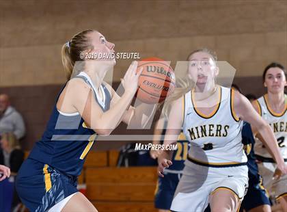 Thumbnail 2 in Gridley vs. Nevada Union (Chavez Christmas Classic) photogallery.