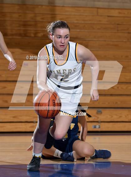 Thumbnail 1 in Gridley vs. Nevada Union (Chavez Christmas Classic) photogallery.