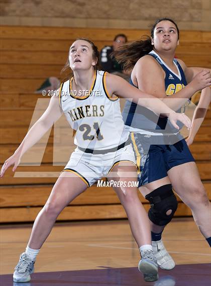 Thumbnail 1 in Gridley vs. Nevada Union (Chavez Christmas Classic) photogallery.