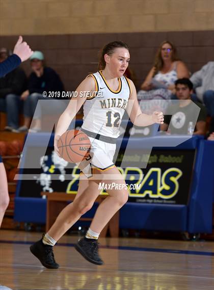 Thumbnail 3 in Gridley vs. Nevada Union (Chavez Christmas Classic) photogallery.
