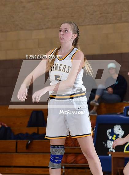 Thumbnail 2 in Gridley vs. Nevada Union (Chavez Christmas Classic) photogallery.