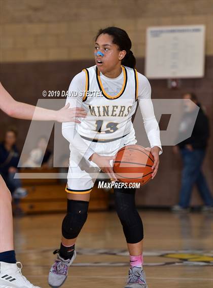 Thumbnail 3 in Gridley vs. Nevada Union (Chavez Christmas Classic) photogallery.