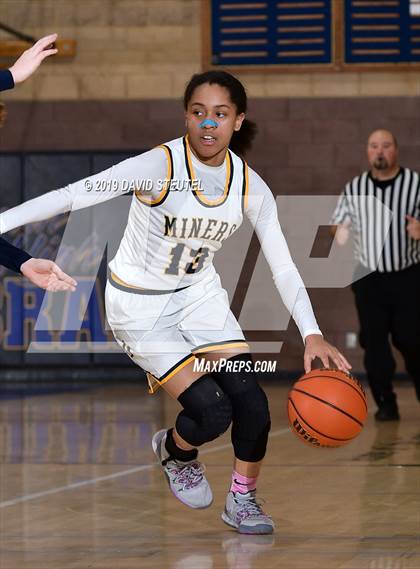 Thumbnail 1 in Gridley vs. Nevada Union (Chavez Christmas Classic) photogallery.