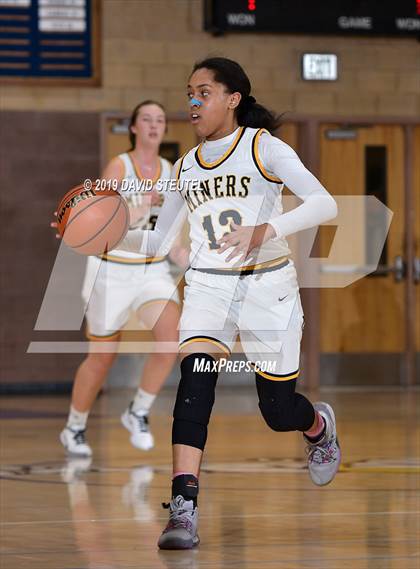 Thumbnail 2 in Gridley vs. Nevada Union (Chavez Christmas Classic) photogallery.