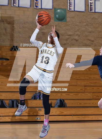 Thumbnail 1 in Gridley vs. Nevada Union (Chavez Christmas Classic) photogallery.