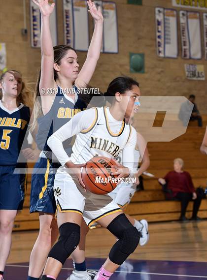 Thumbnail 2 in Gridley vs. Nevada Union (Chavez Christmas Classic) photogallery.