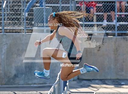 Thumbnail 2 in UIL 6A Track & Field Area 21&22 (300 Hurdles) photogallery.