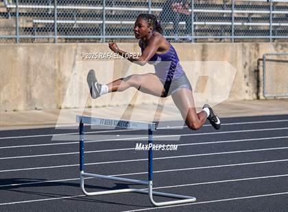 Thumbnail 1 in UIL 6A Track & Field Area 21&22 (300 Hurdles) photogallery.