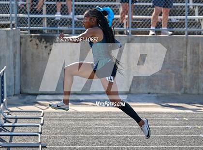 Thumbnail 3 in UIL 6A Track & Field Area 21&22 (300 Hurdles) photogallery.