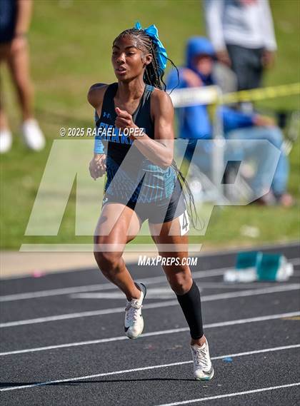 Thumbnail 3 in UIL 6A Track & Field Area 21&22 (300 Hurdles) photogallery.