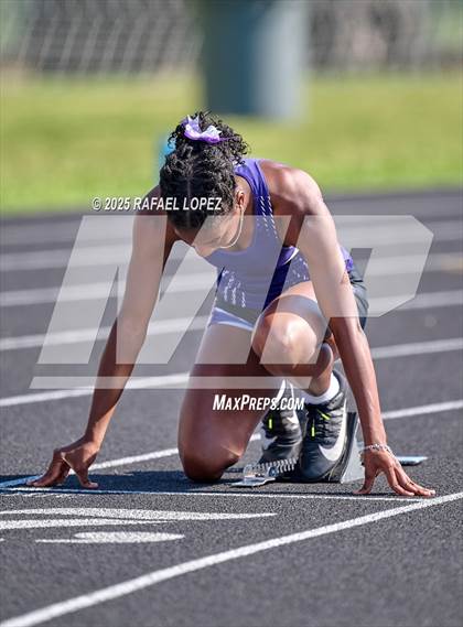 Thumbnail 2 in UIL 6A Track & Field Area 21&22 (300 Hurdles) photogallery.