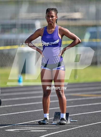 Thumbnail 1 in UIL 6A Track & Field Area 21&22 (300 Hurdles) photogallery.
