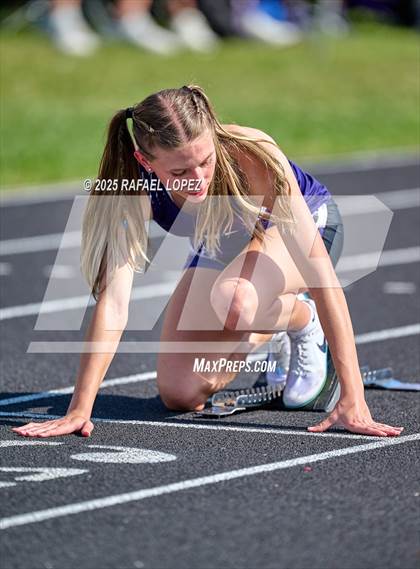 Thumbnail 1 in UIL 6A Track & Field Area 21&22 (300 Hurdles) photogallery.