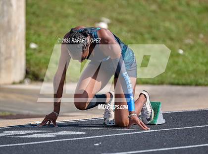 Thumbnail 2 in UIL 6A Track & Field Area 21&22 (300 Hurdles) photogallery.