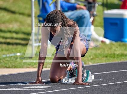 Thumbnail 3 in UIL 6A Track & Field Area 21&22 (300 Hurdles) photogallery.