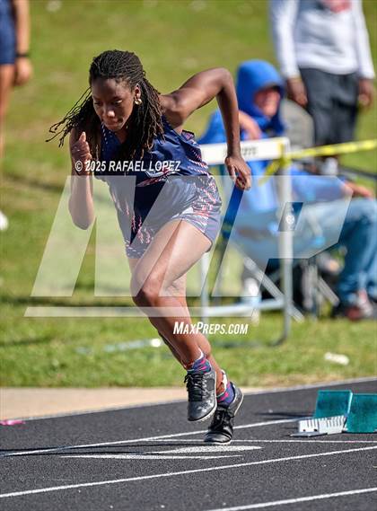Thumbnail 1 in UIL 6A Track & Field Area 21&22 (300 Hurdles) photogallery.