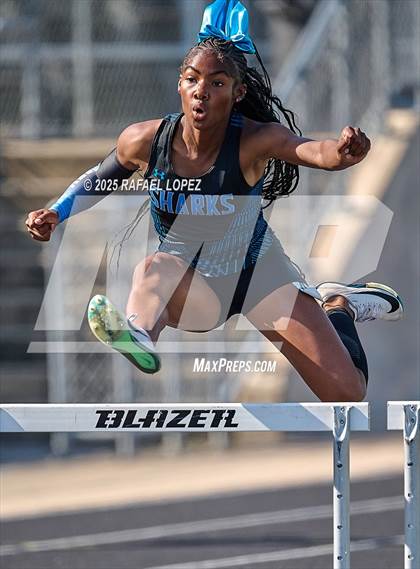 Thumbnail 1 in UIL 6A Track & Field Area 21&22 (300 Hurdles) photogallery.