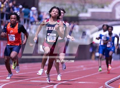 Thumbnail 1 in Penn Relays (4 X 100 Meter) photogallery.