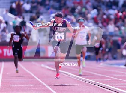 Thumbnail 1 in Penn Relays (4 X 100 Meter) photogallery.