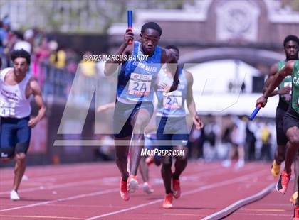 Thumbnail 3 in Penn Relays (4 X 100 Meter) photogallery.