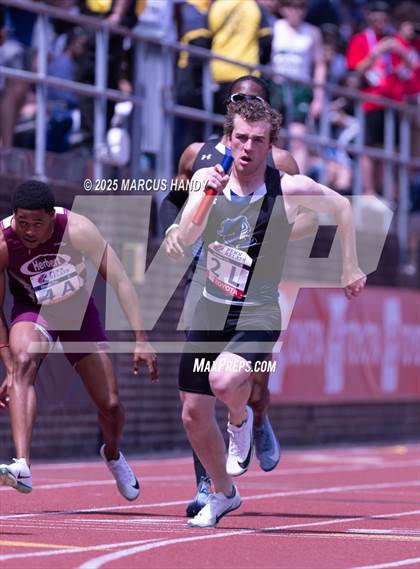 Thumbnail 3 in Penn Relays (4 X 100 Meter) photogallery.