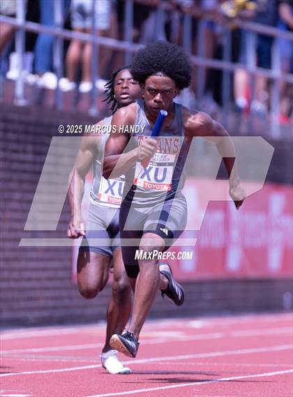 Thumbnail 3 in Penn Relays (4 X 100 Meter) photogallery.