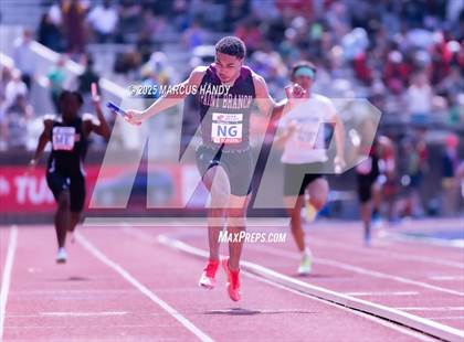 Thumbnail 3 in Penn Relays (4 X 100 Meter) photogallery.