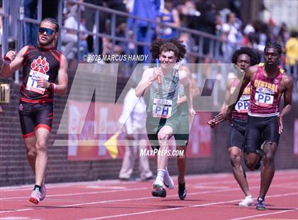 Thumbnail 3 in Penn Relays (4 X 100 Meter) photogallery.