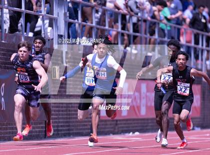 Thumbnail 2 in Penn Relays (4 X 100 Meter) photogallery.