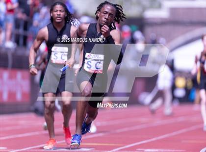 Thumbnail 2 in Penn Relays (4 X 100 Meter) photogallery.