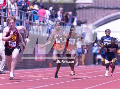Thumbnail 3 in Penn Relays (4 X 100 Meter) photogallery.