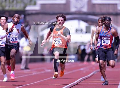 Thumbnail 1 in Penn Relays (4 X 100 Meter) photogallery.