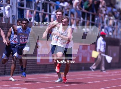 Thumbnail 1 in Penn Relays (4 X 100 Meter) photogallery.