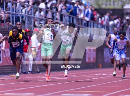 Thumbnail 2 in Penn Relays (4 X 100 Meter) photogallery.